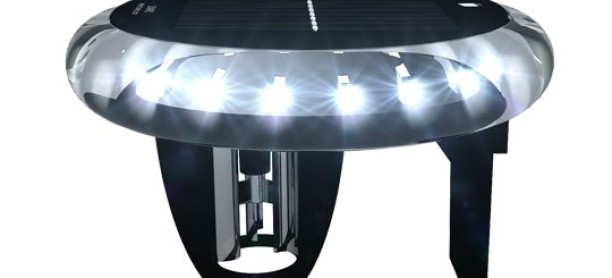 Feu de navigation autonome solaire et éolien