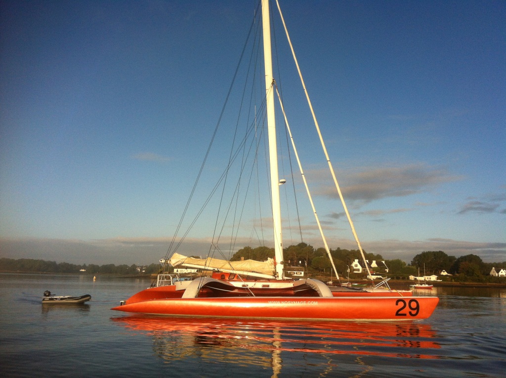 Trimaran de course multi 50 « Infinity »
