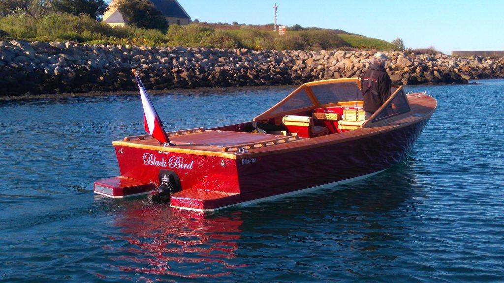 Black Pepper Bahama 24 | Vintage Runabout